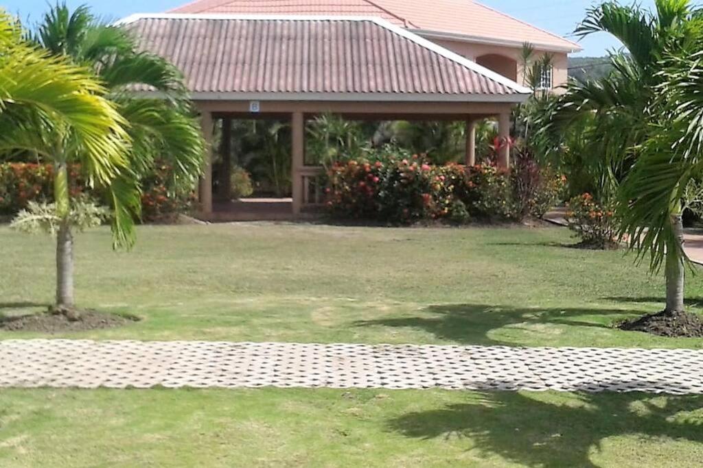 Comfortable Strategic Lodging Quarters Spanish Town Eksteriør billede
